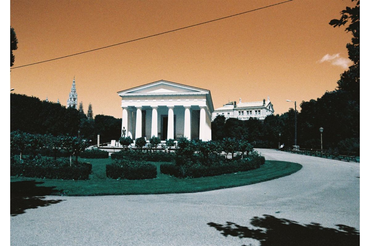 Lomography LomoChrome Turquoise ISO100-400 135 Color Negative Film