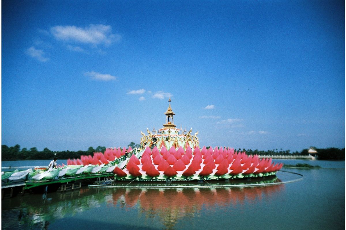 Lomography LomoChrome Color ’92 ISO 400 120 Color Negative Film