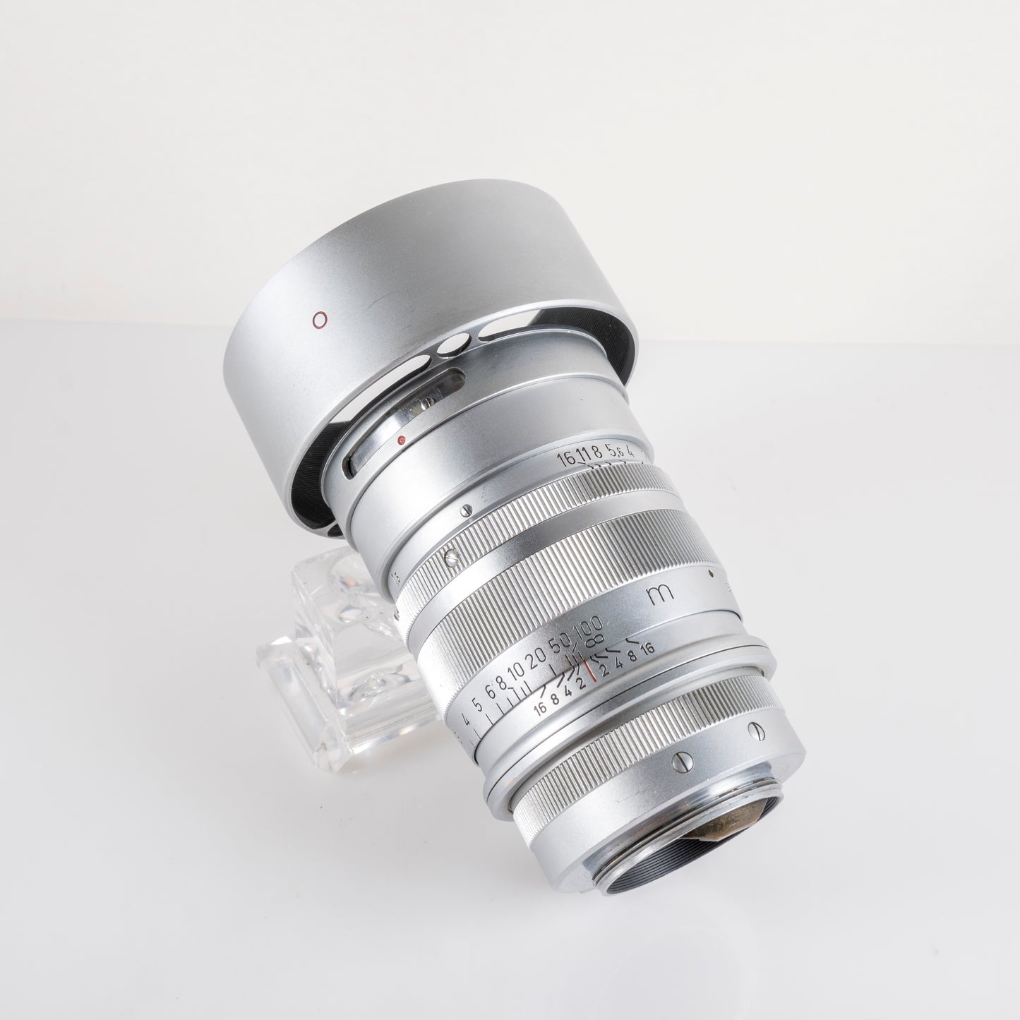 Leica Summarex L39 85mm/F1.5 with hood #11926