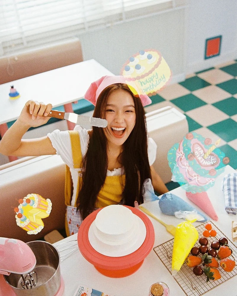 A Girl Has Film 'A Girl Bake Cake'  ISO200 135 Speical Efffect Color Negative Film 36exp