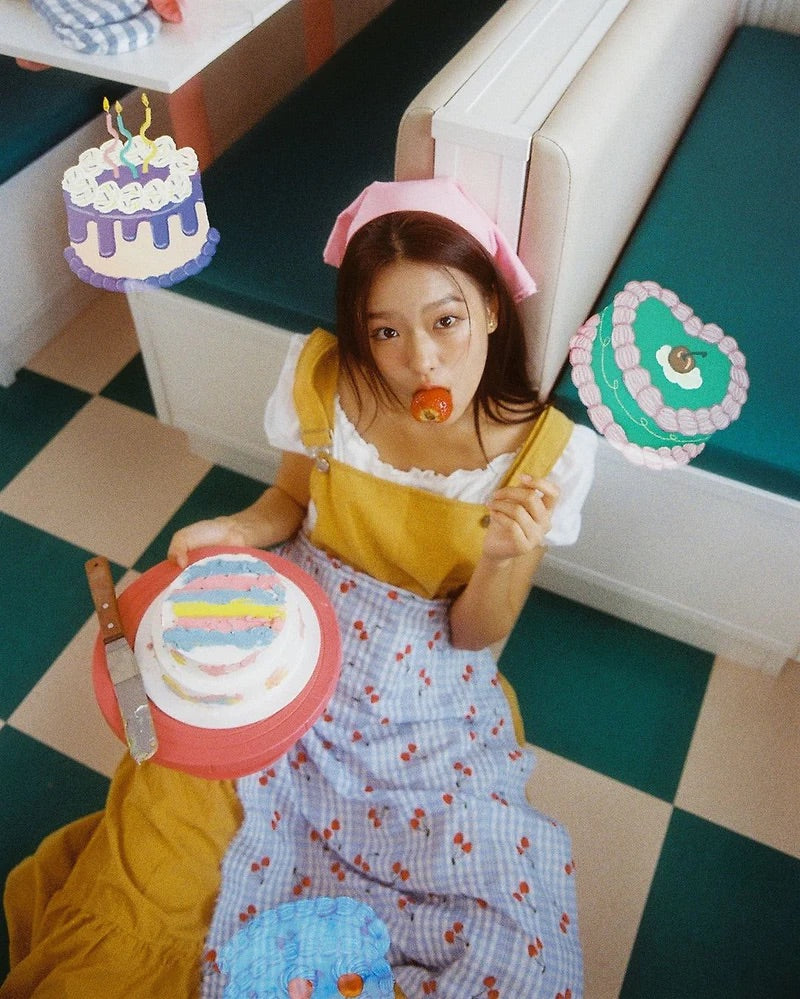 A Girl Has Film 'A Girl Bake Cake'  ISO200 135 Speical Efffect Color Negative Film 36exp