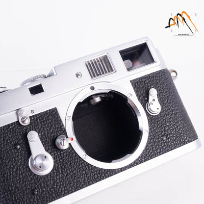 Leica M2 Silver Film Rangefinder Camera #87857